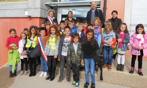 Hoạt động trao đổi, giao lưu văn hóa và học tiếng anh giữa trường Tiểu học Jacques Janier, Sauverny cộng hòa Pháp và trường Phổ thông thực hành Chất lượng cao Nguyễn Tất Thành thuộc trường Cao đẳng Sư phạm Hòa Bình